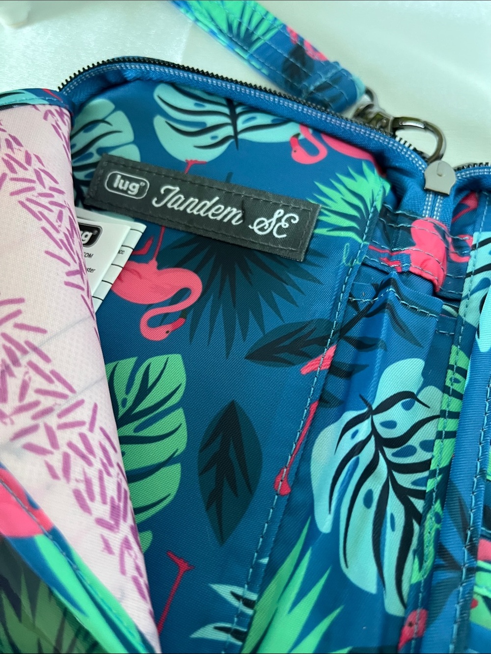 LUG - ** NWOT ** - Legacy Collection Tandem SE RFID Wallet in Flamingo Blue - Picture 7 of 7